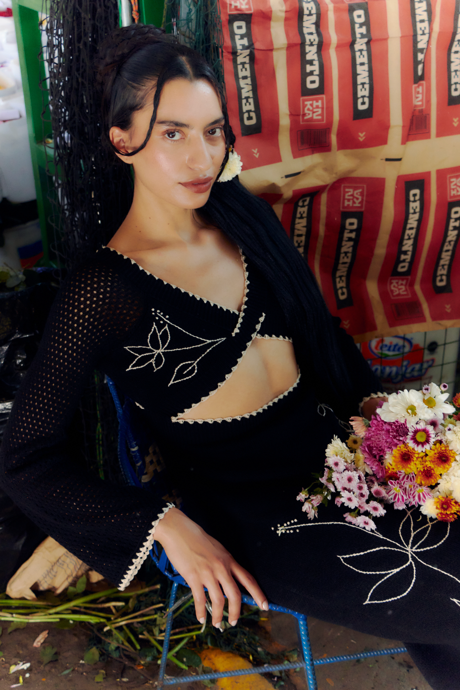 VESTIDO TEJIDO CUTS NEGRO